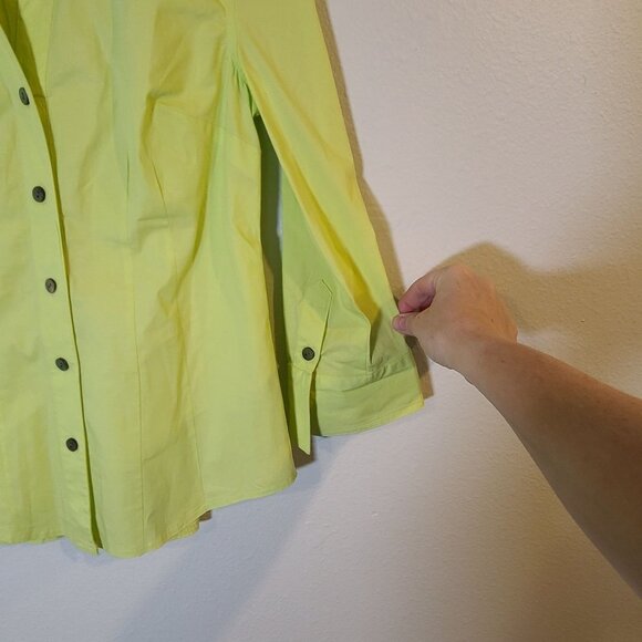 Tyler‎ Boe Cotton Blend Button Down 3/4 Sleeve Blouse Lime Green Pleated Back 4 - Picture 3 of 9